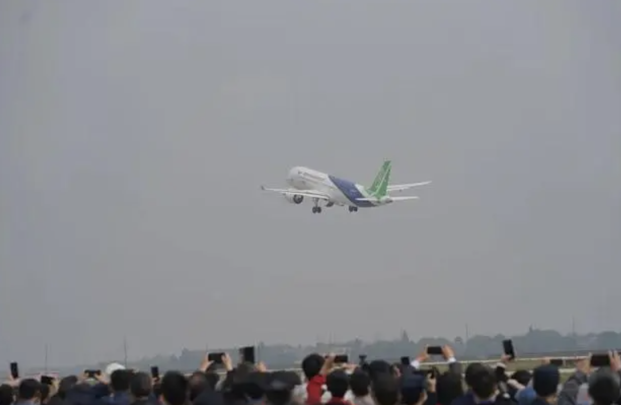 C919为什么不能完全国产（40%零件进口，C919大飞机只是组装货？跪姿太累，波音也是万国造）