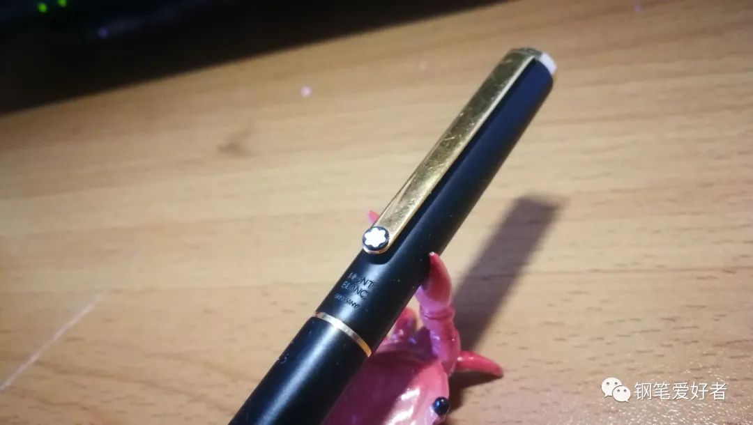 万宝龙钢笔高端系列（万宝龙MontBlanc三花钢笔学生龙钢笔测评）