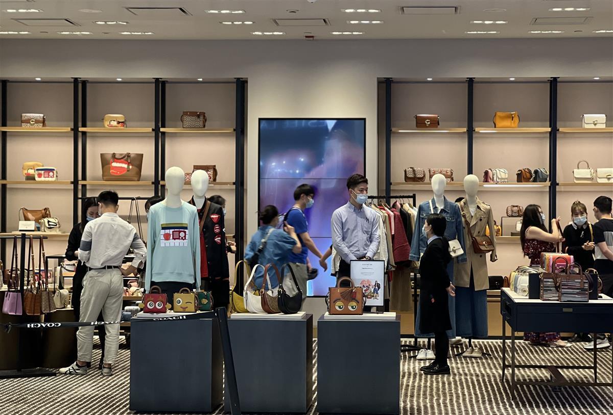 新一轮奢侈品涨价潮开启，COACH将于8月1日起提价 奢侈品每年涨价